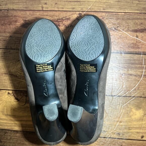 Clarks Artisan Brown Suede Zip Up Heels 32629 Women's US 8.5M - Picture 4 of 6